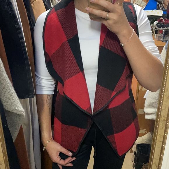 Jackets & Blazers - Black and Ted checkered print Sweater Vest. Size S.